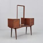 1334 2456 DRESSING TABLE